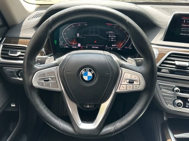 Used 2020 BMW 740i w/ Premium Package RWD image 24