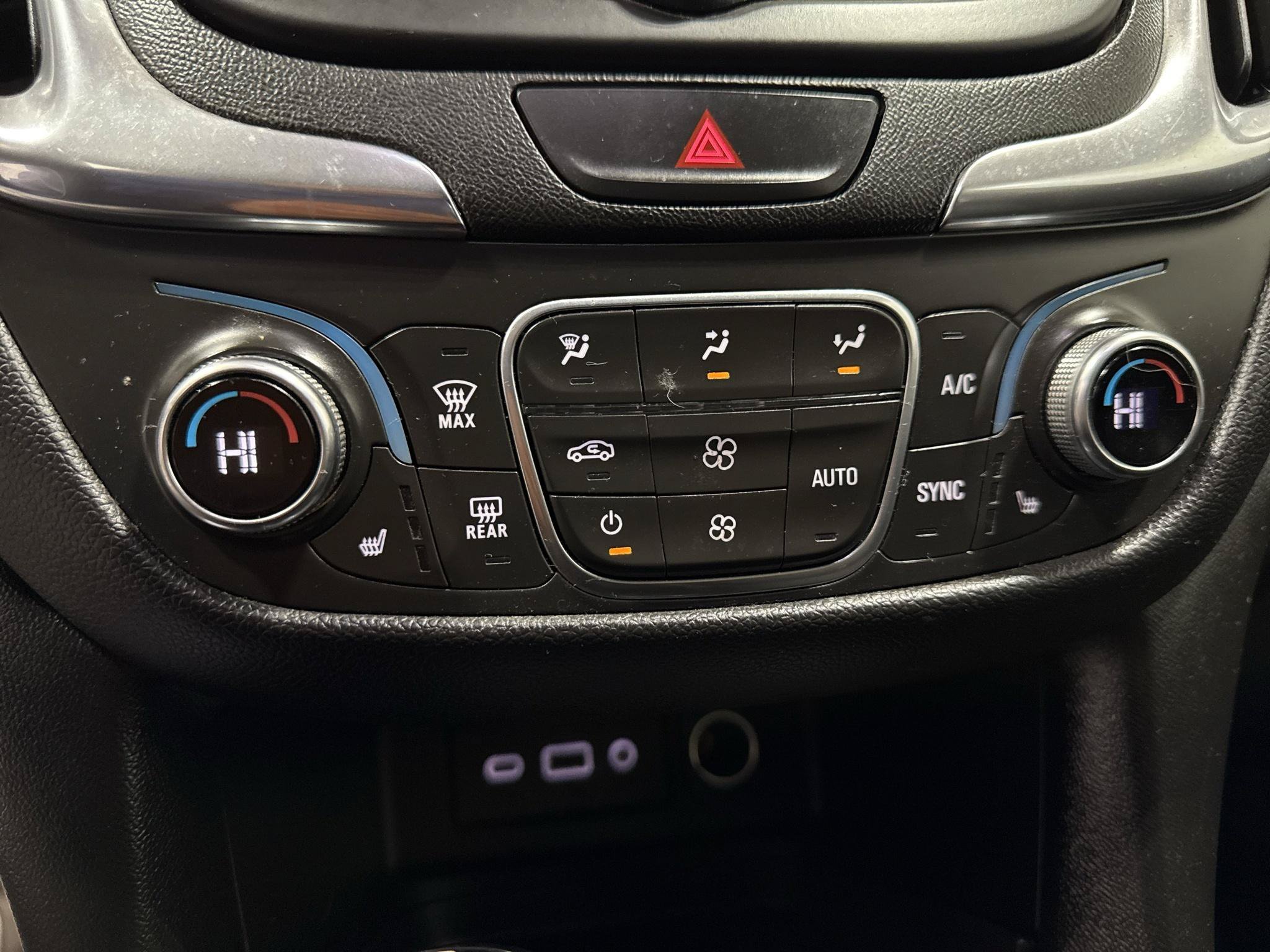 Certified 2020 Chevrolet Equinox LT AWD/4WD image 14