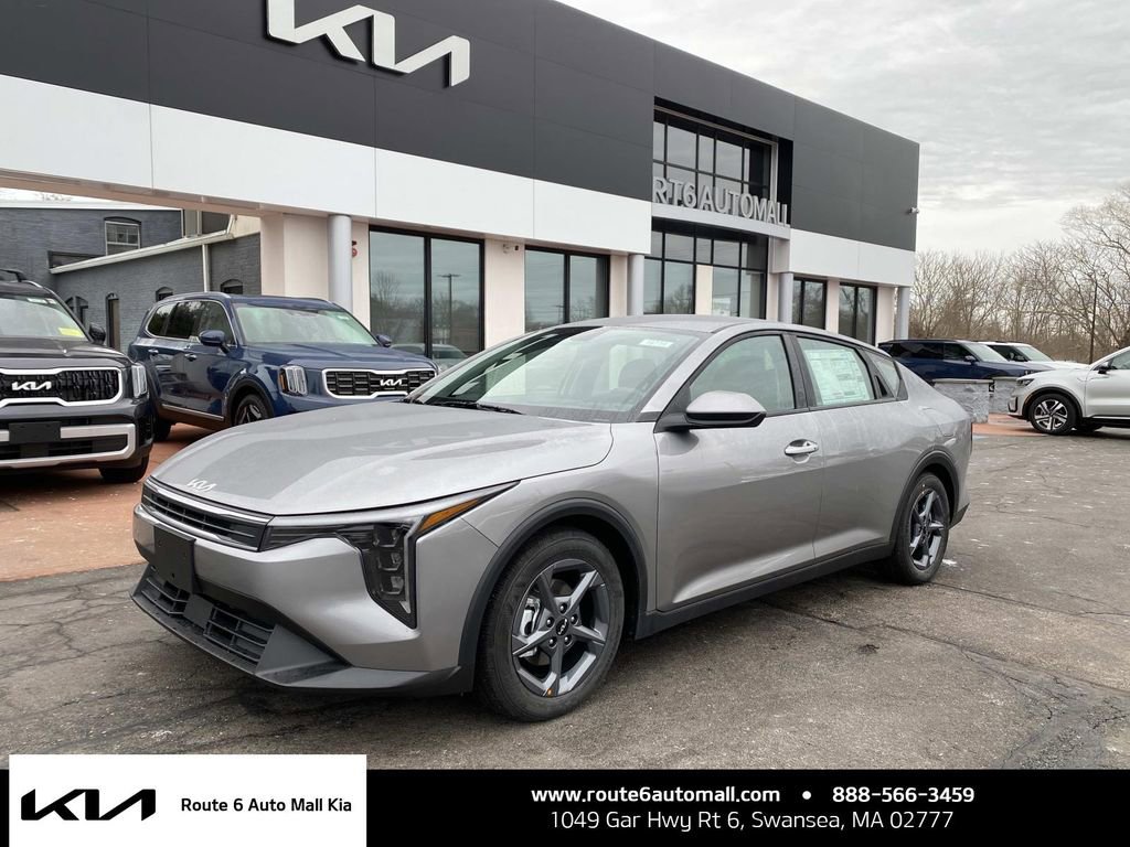 New 2026 Kia K4 LXS image 1