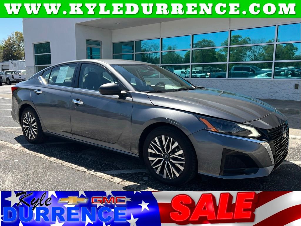Used 2024 Nissan Altima 2.5 SV