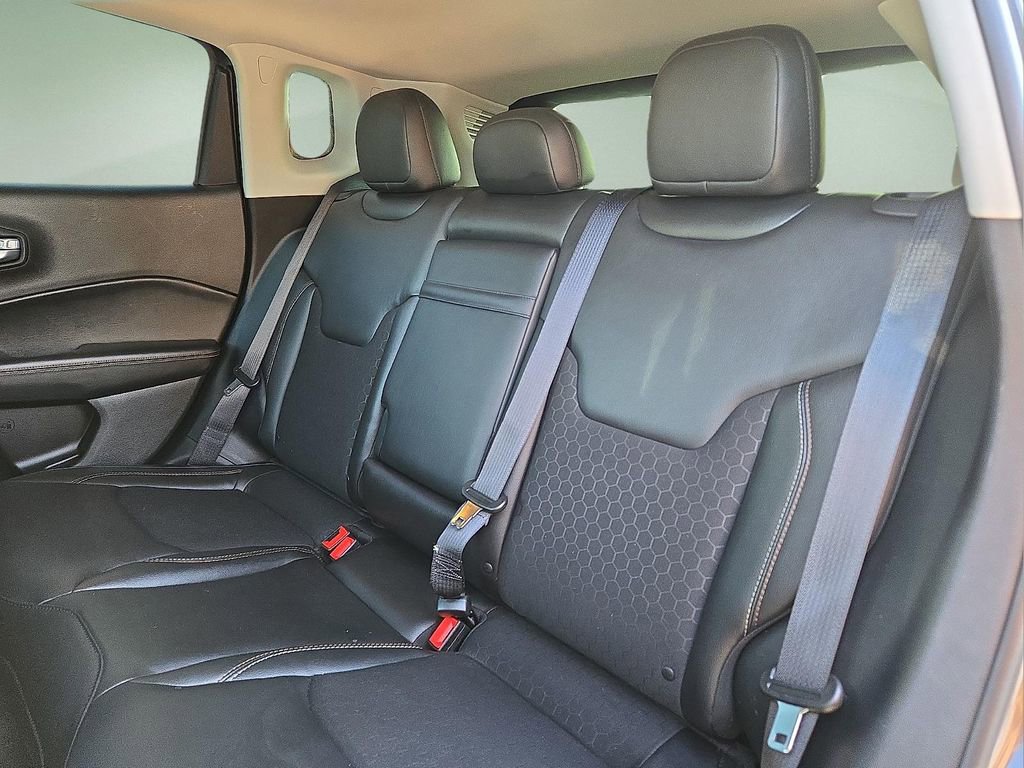 Used 2018 Jeep Compass Latitude w/ Popular Equipment Group image 11