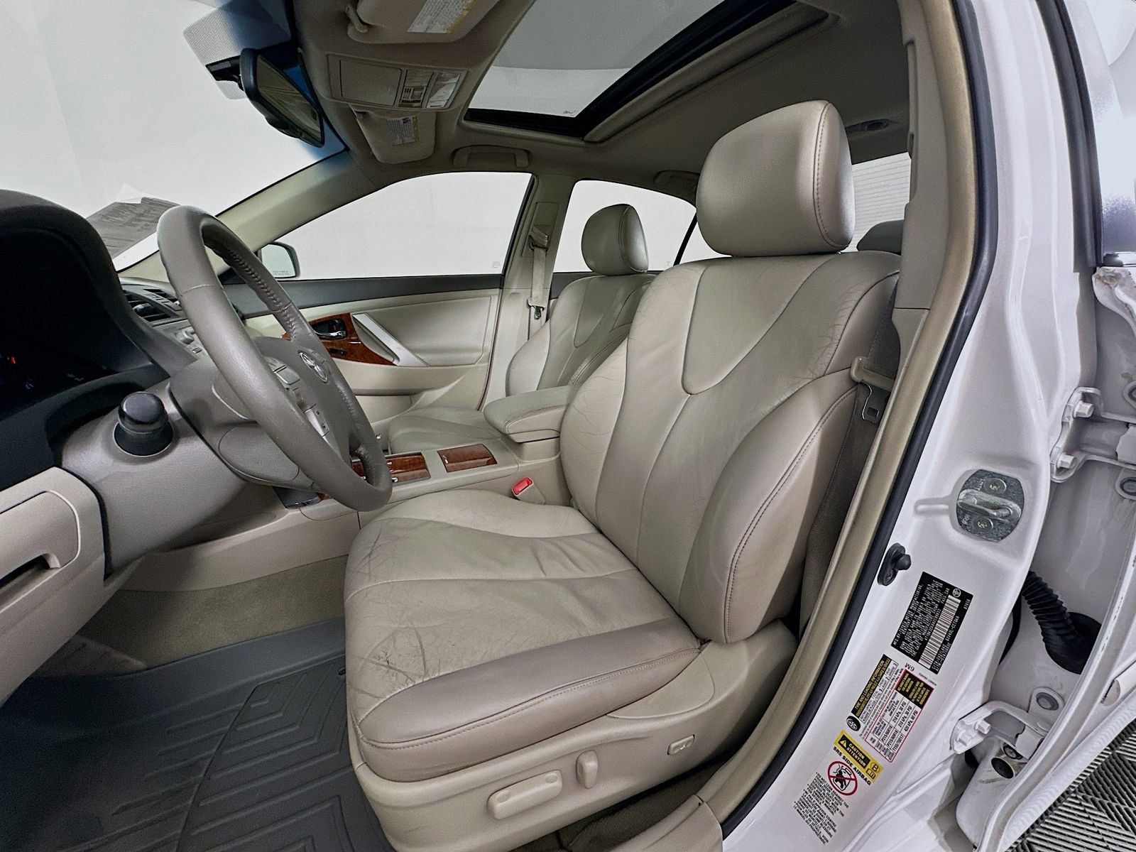 Used 2010 Toyota Camry XLE FWD image 20