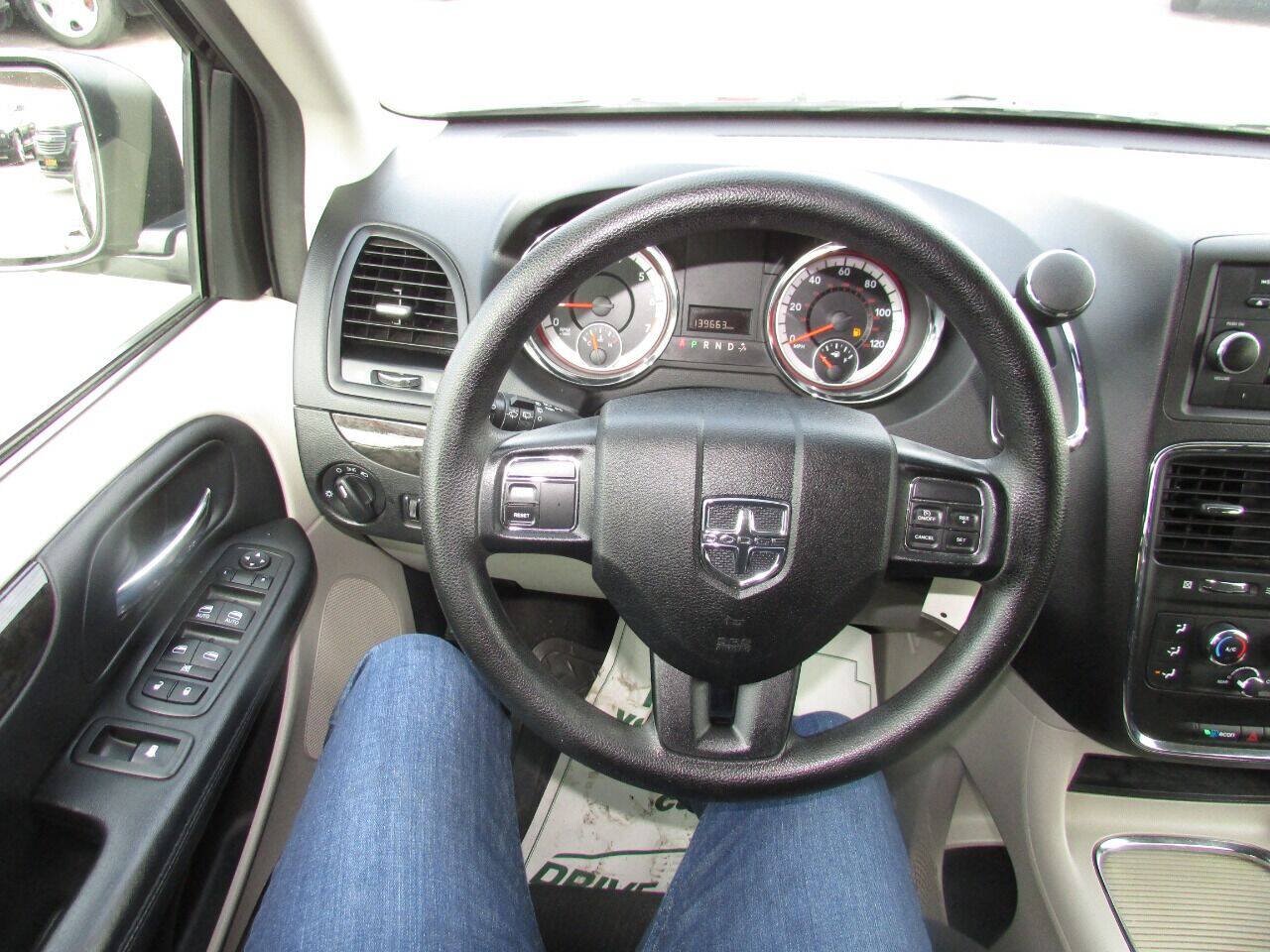Used 2015 Dodge Grand Caravan SXT FWD image 53