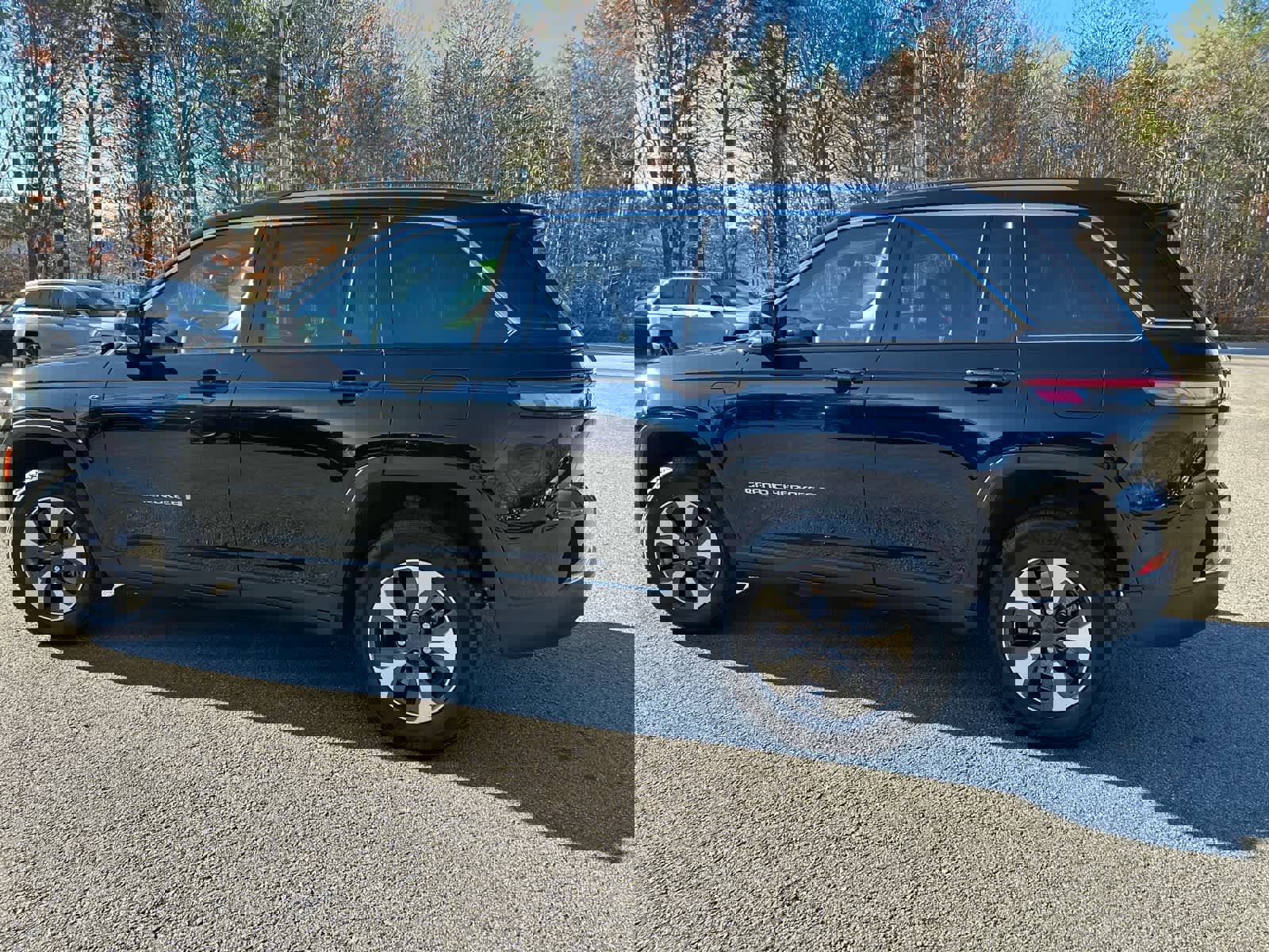 Used 2023 Jeep Grand Cherokee 4WD 4xe image 11