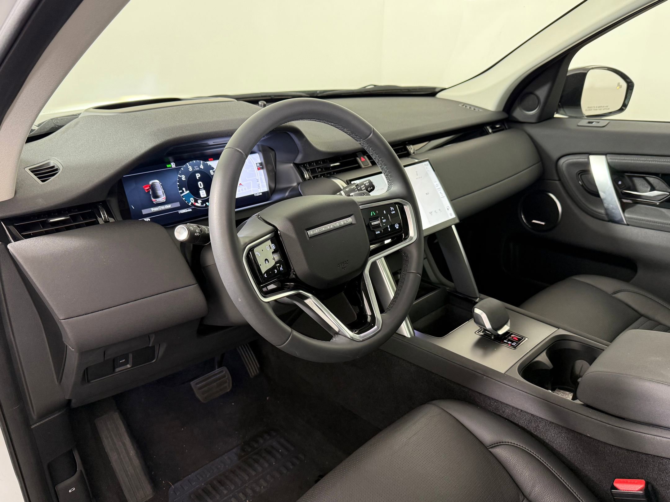 Certified 2024 Land Rover Discovery Sport S image 4