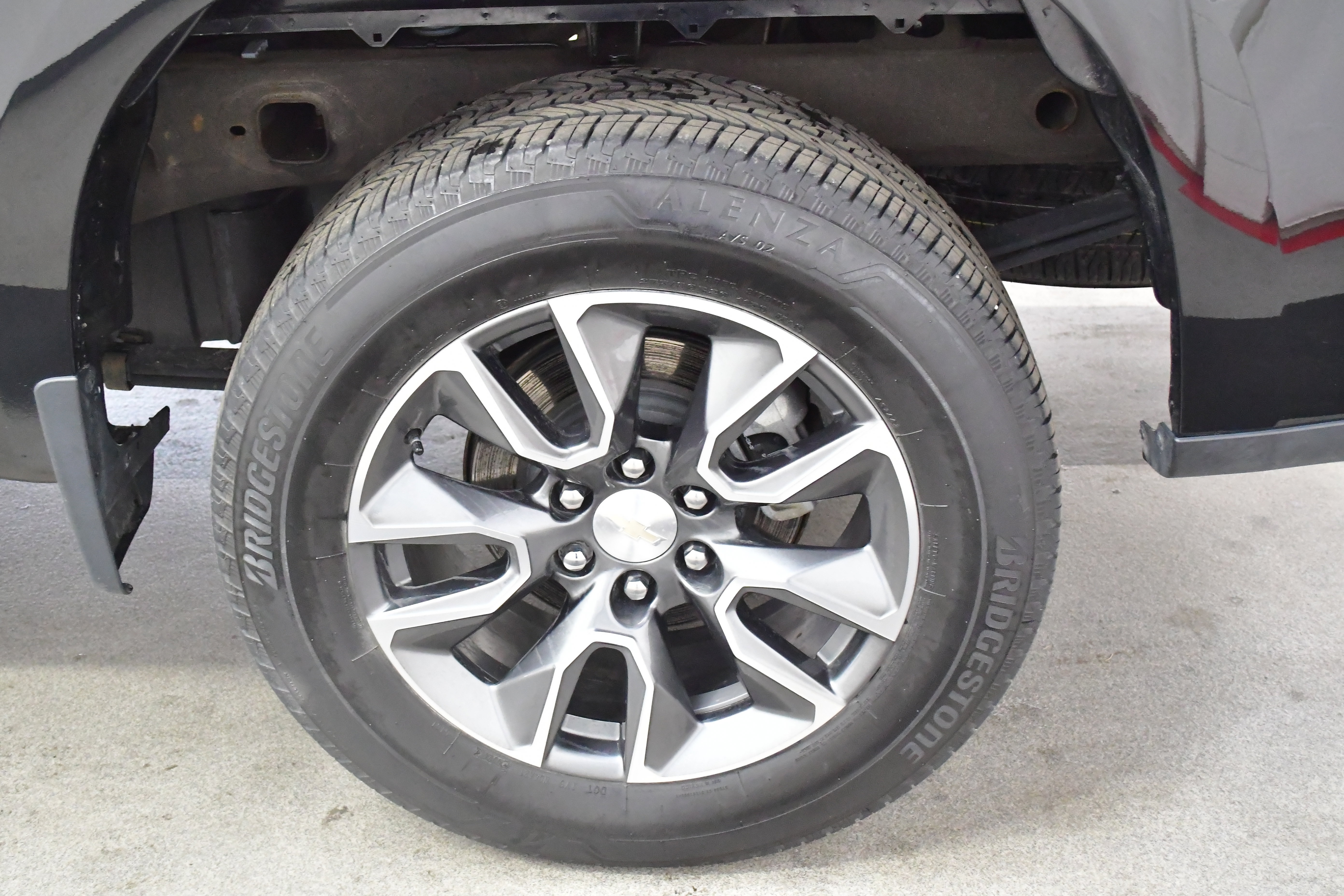Used 2024 Chevrolet Silverado 1500 LT AWD/4WD image 33