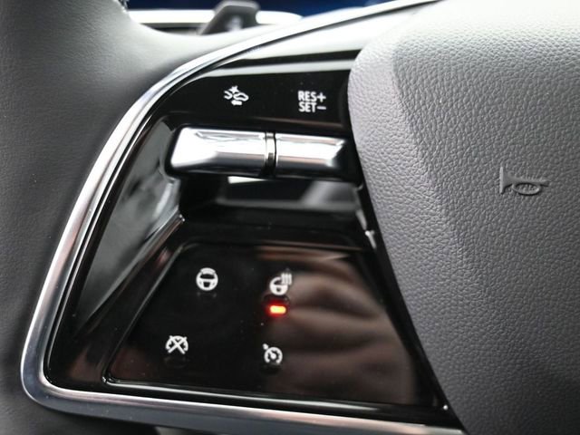 New 2025 Cadillac Lyriq Luxury w/ LPO, Red Accent Package image 15