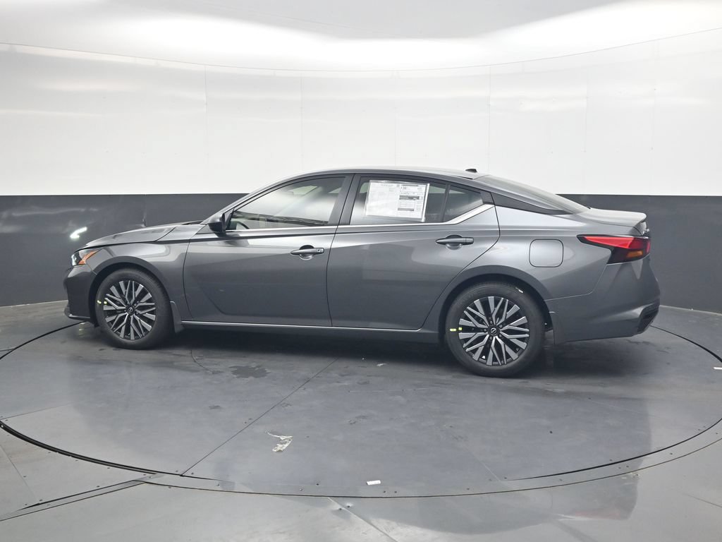 New 2026 Nissan Altima 2.5 SV FWD image 9