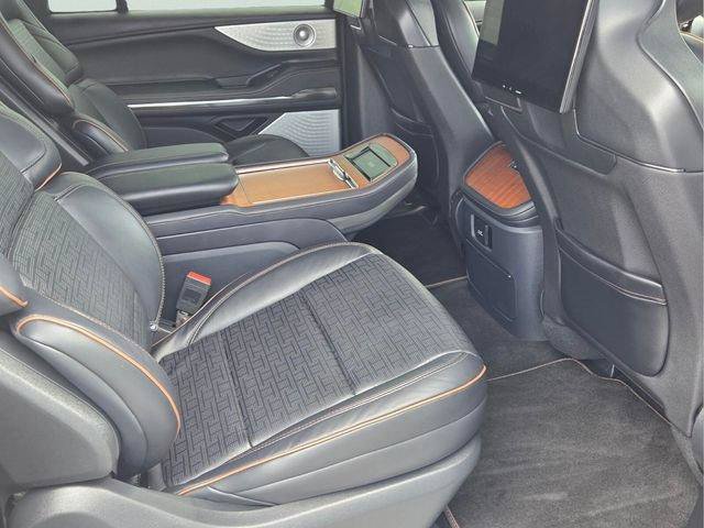 Used 2025 Lincoln Navigator L Black Label AWD/4WD image 17
