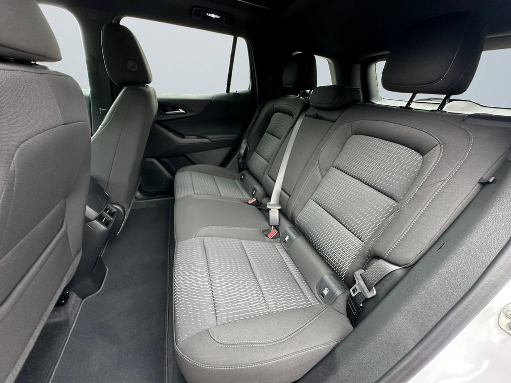 Used 2026 Chevrolet Equinox LT FWD image 13