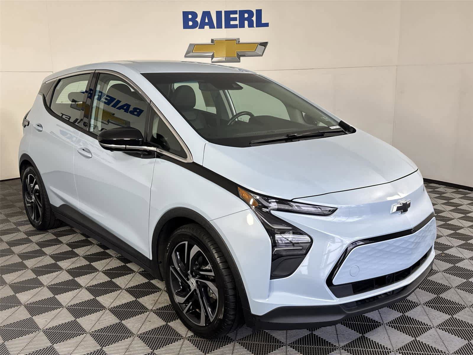 Used 2023 Chevrolet Bolt LT w/ Infotainment Package FWD image 6