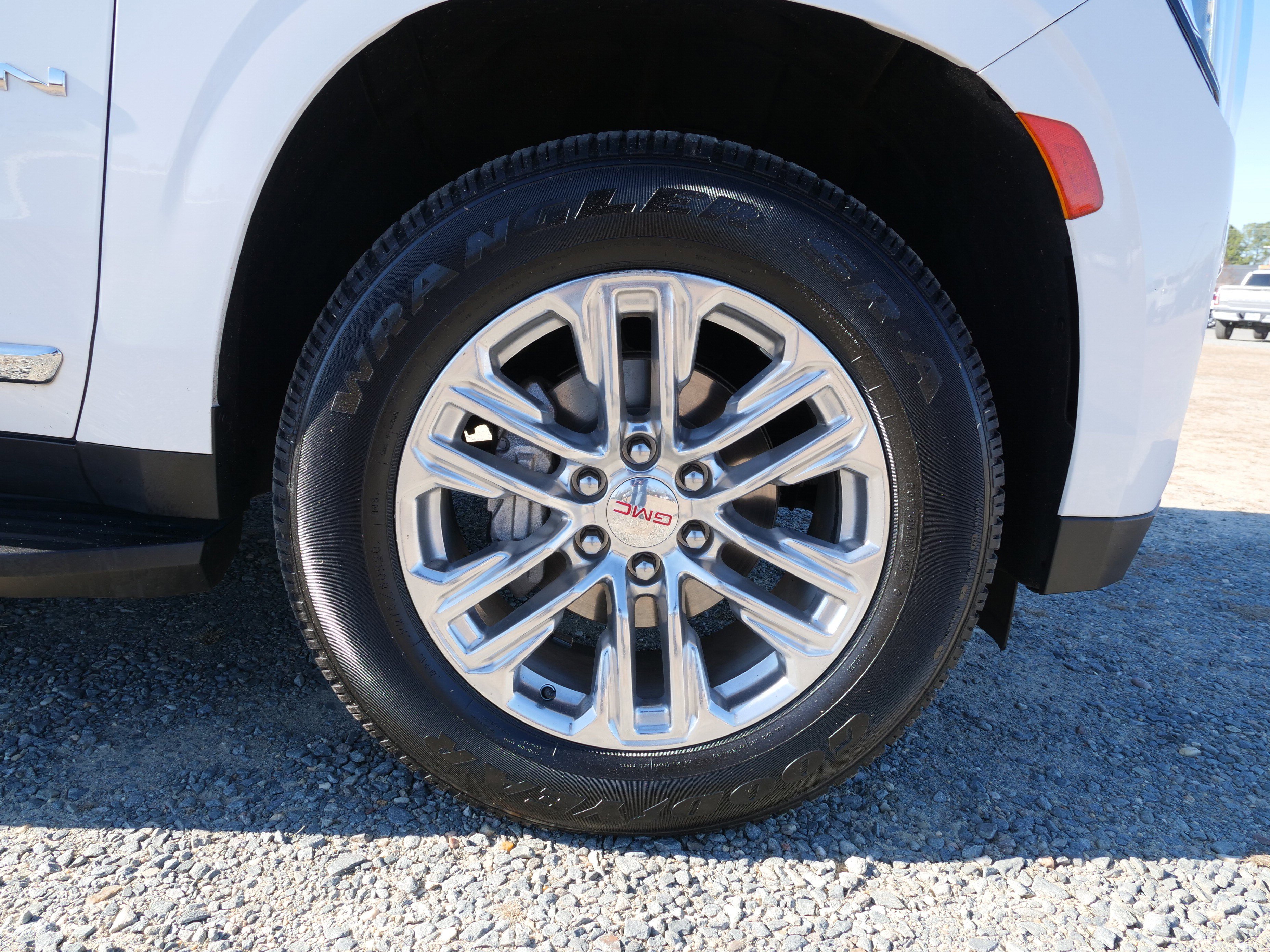 Certified 2024 GMC Yukon XL SLT image 10