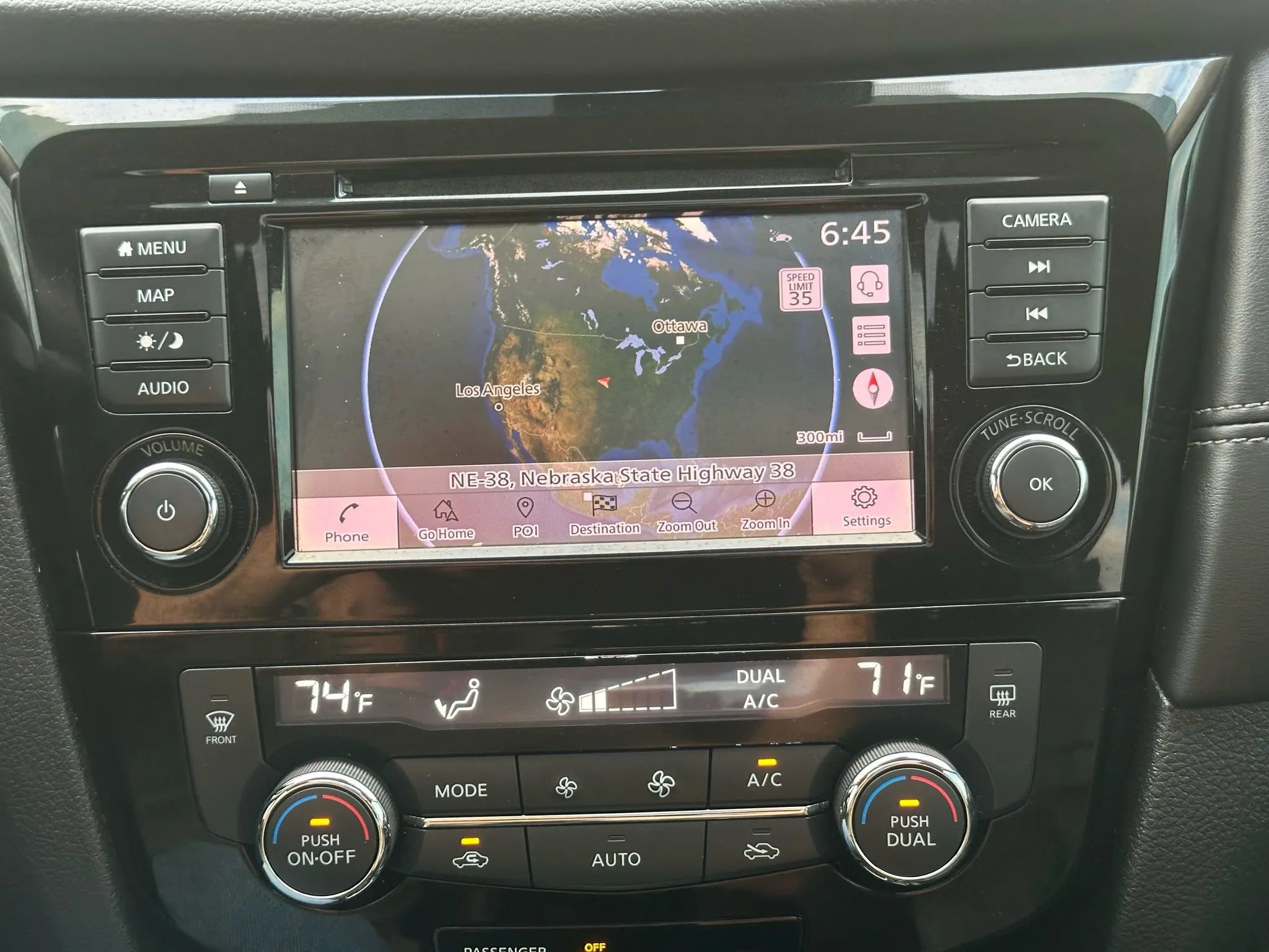 Used 2018 Nissan Rogue SL w/ Premium Package image 21