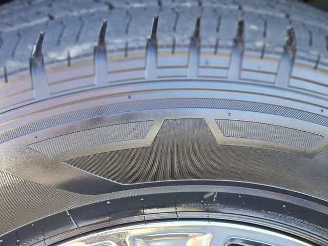 Used 2022 Ford F150 Lariat image 11