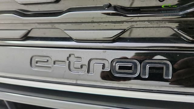 Used 2024 Audi Q8 e-tron Prestige w/ Prestige Package AWD/4WD image 17
