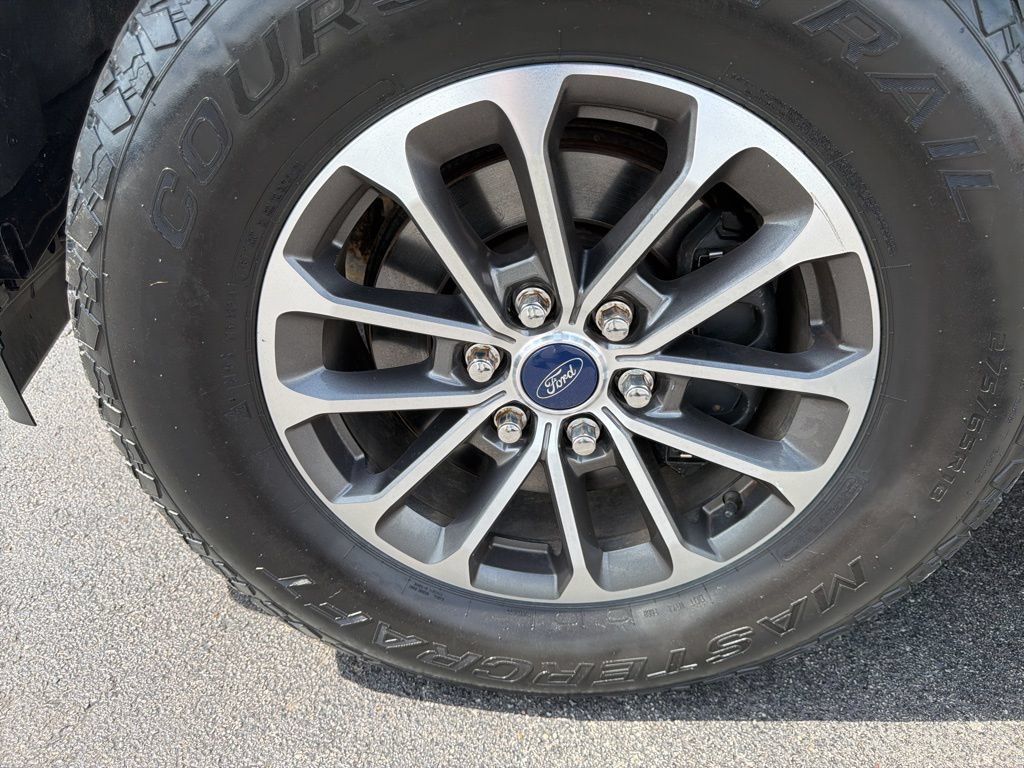 Used 2018 Ford F150 Lariat w/ Equipment Group 502A Luxury AWD/4WD image 9