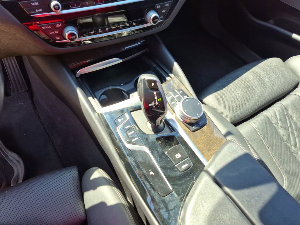 Used 2021 BMW 530i xDrive w/ Premium Package AWD/4WD image 32
