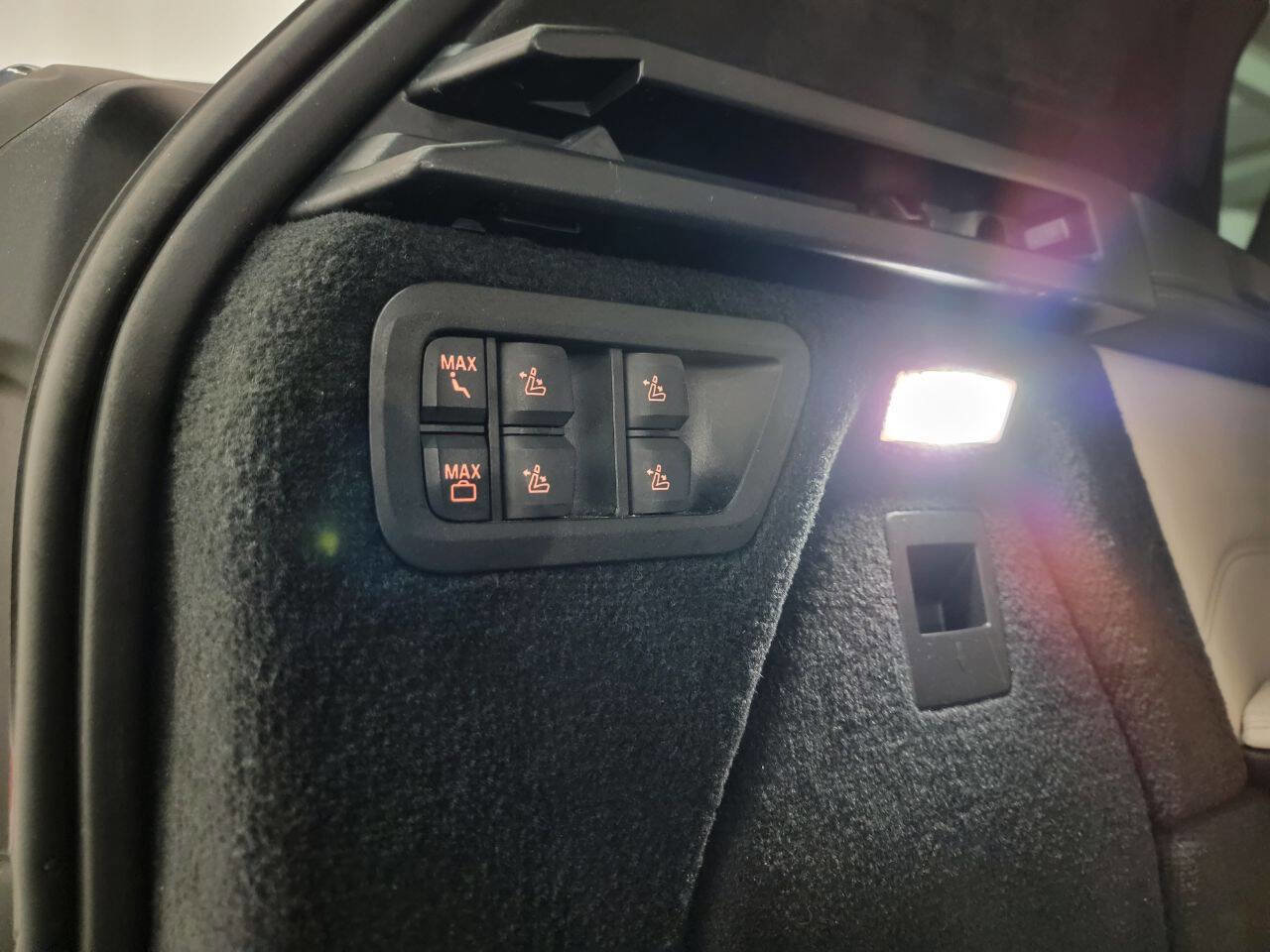 Used 2021 BMW X7 xDrive40i w/ Executive Package AWD/4WD image 20