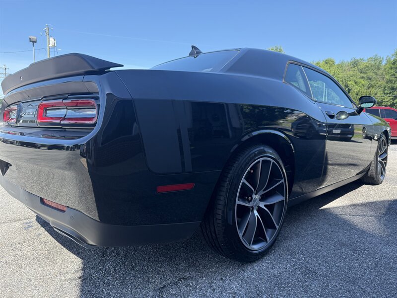Used 2015 Dodge Challenger R/T Scat Pack RWD image 8
