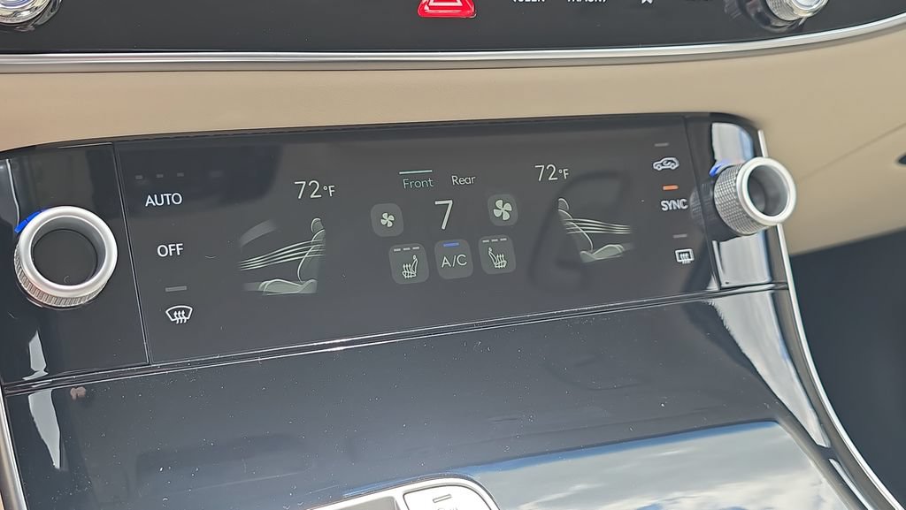 New 2026 Genesis GV70 2.5T AWD/4WD image 24