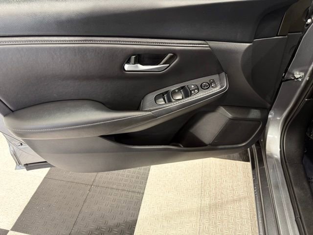 Used 2025 Nissan Sentra SV image 13