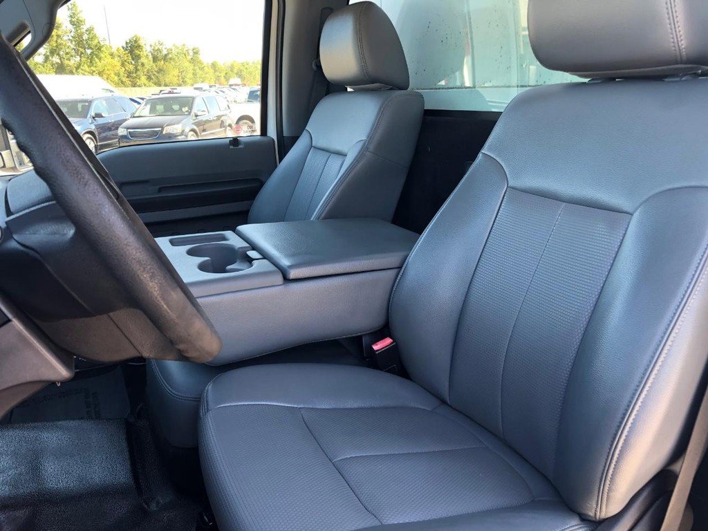 Used 2014 Ford F550 2WD Regular Cab Super Duty image 10