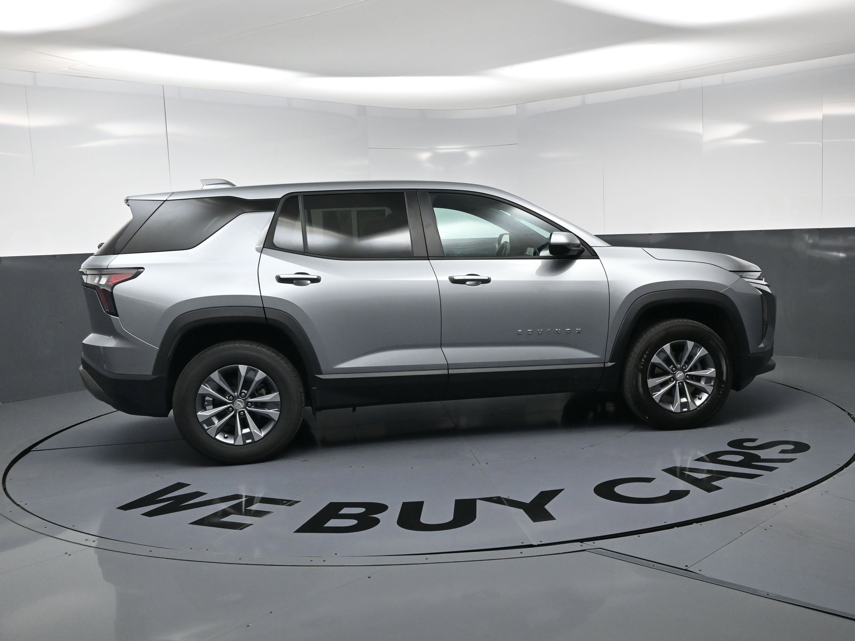 Used 2026 Chevrolet Equinox LT FWD image 10