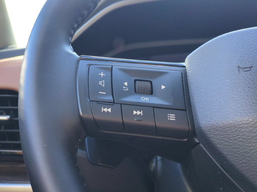Used 2026 Nissan Rogue Platinum w/ Platinum Premium Package AWD/4WD image 21