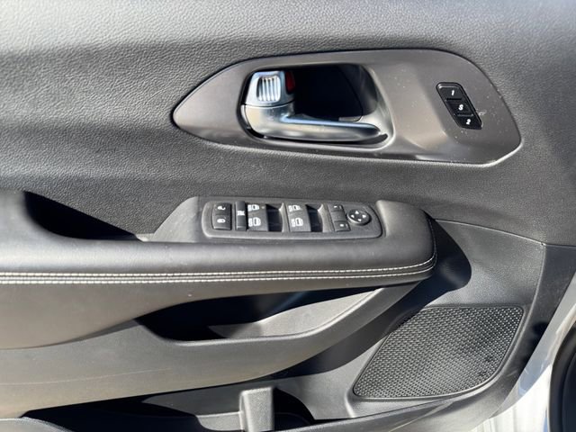 New 2026 Chrysler Pacifica Select image 10