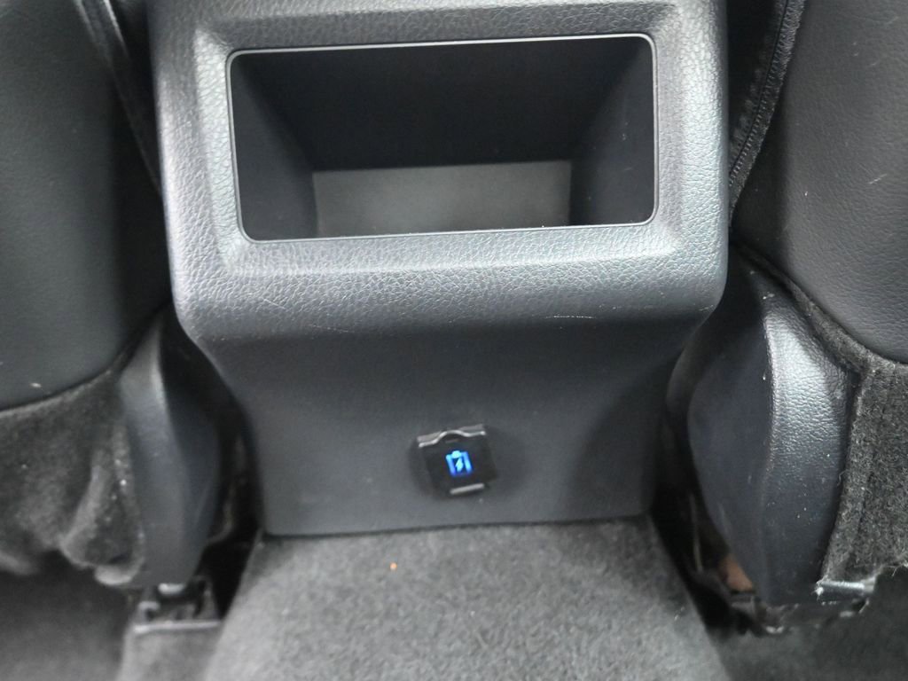 Used 2023 Toyota Camry SE image 16