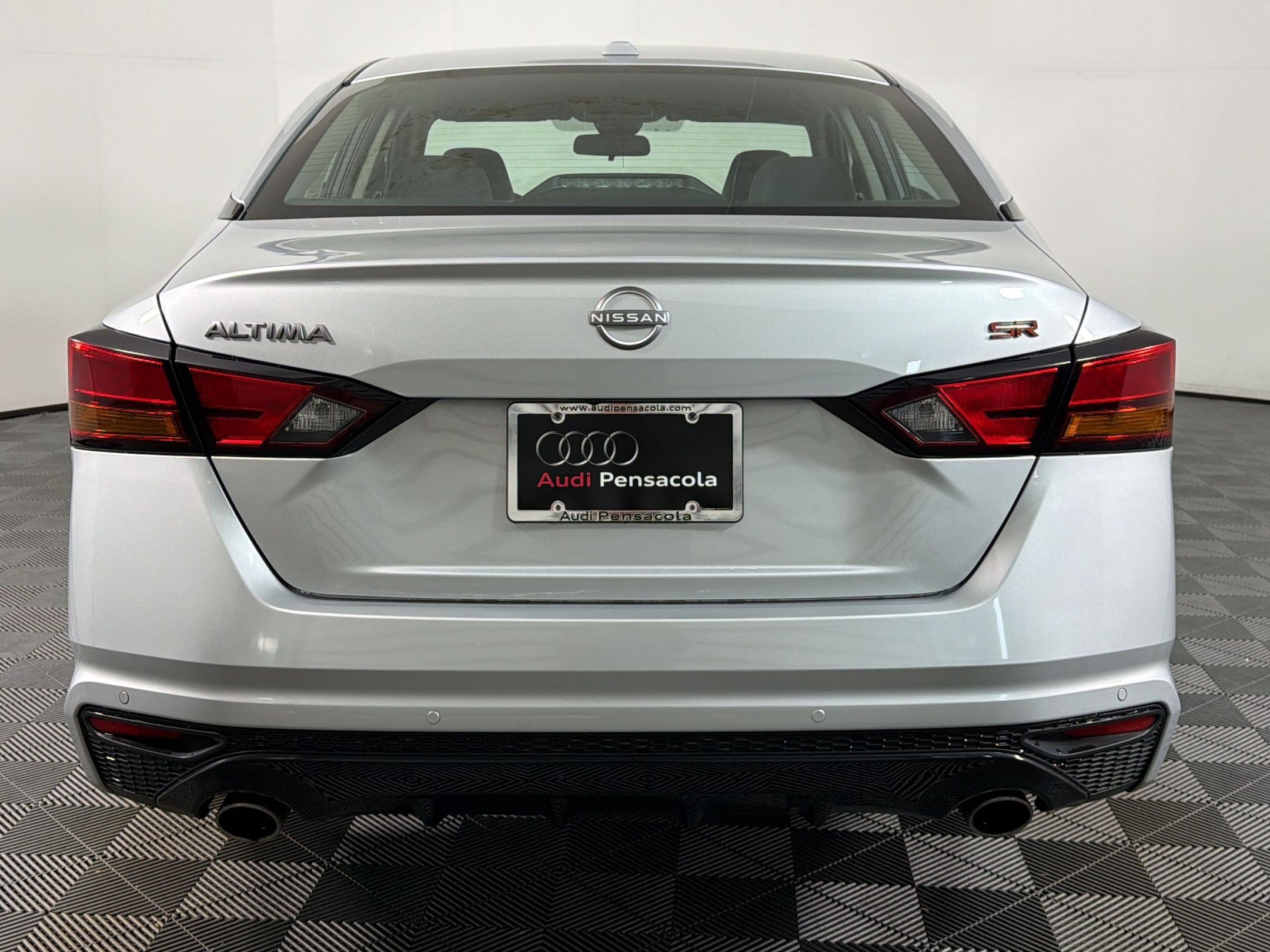 Used 2024 Nissan Altima 2.5 SR FWD image 8