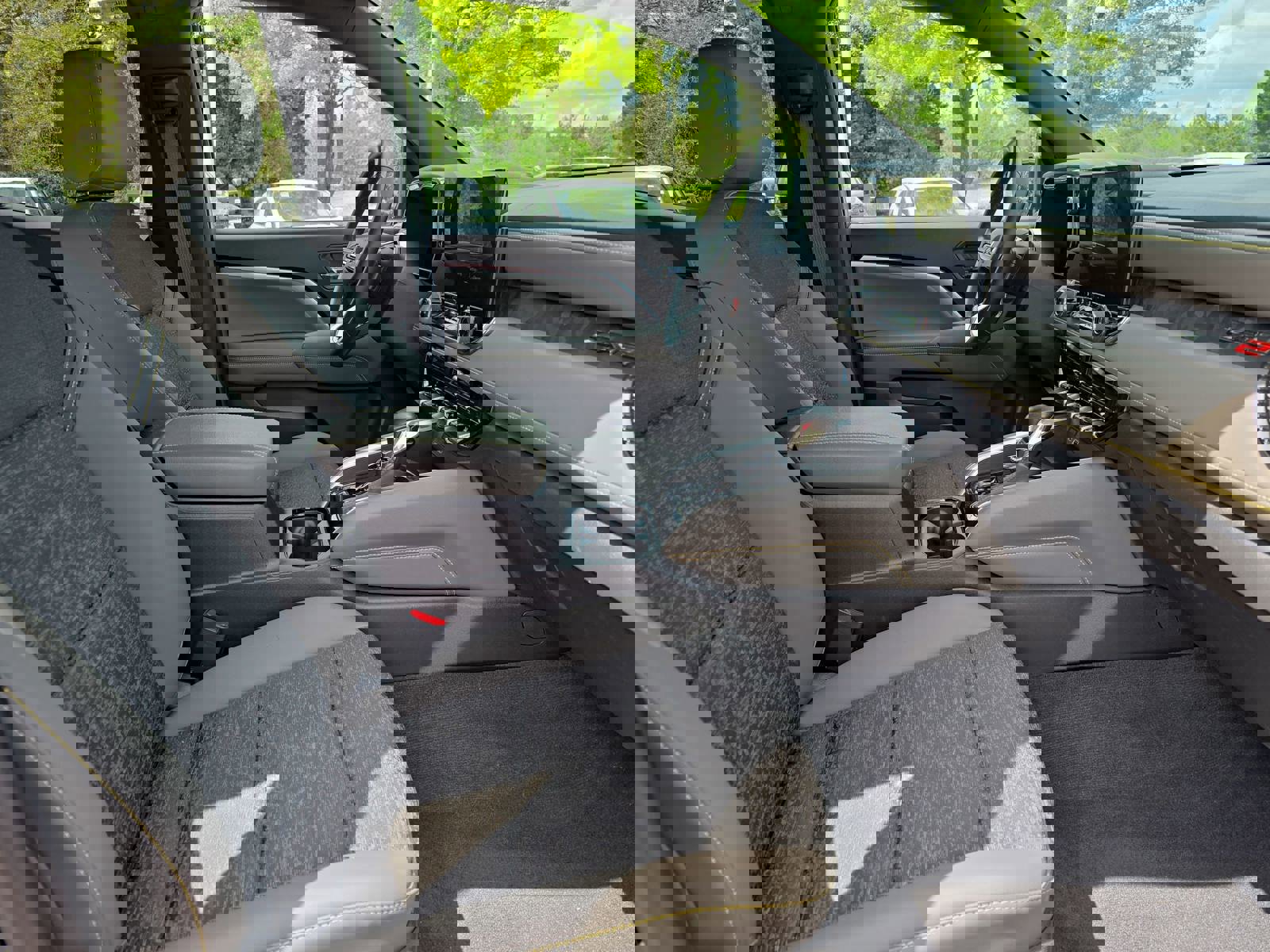 Used 2024 Chevrolet Colorado ZR2 w/ Technology Package image 10