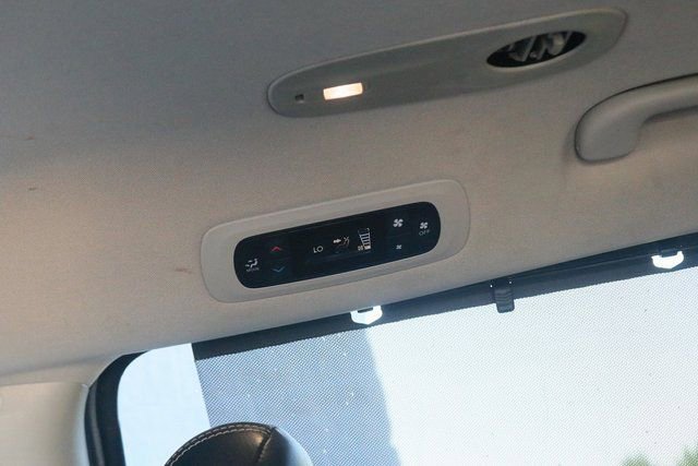 Used 2020 Chrysler Voyager Lxi FWD image 15