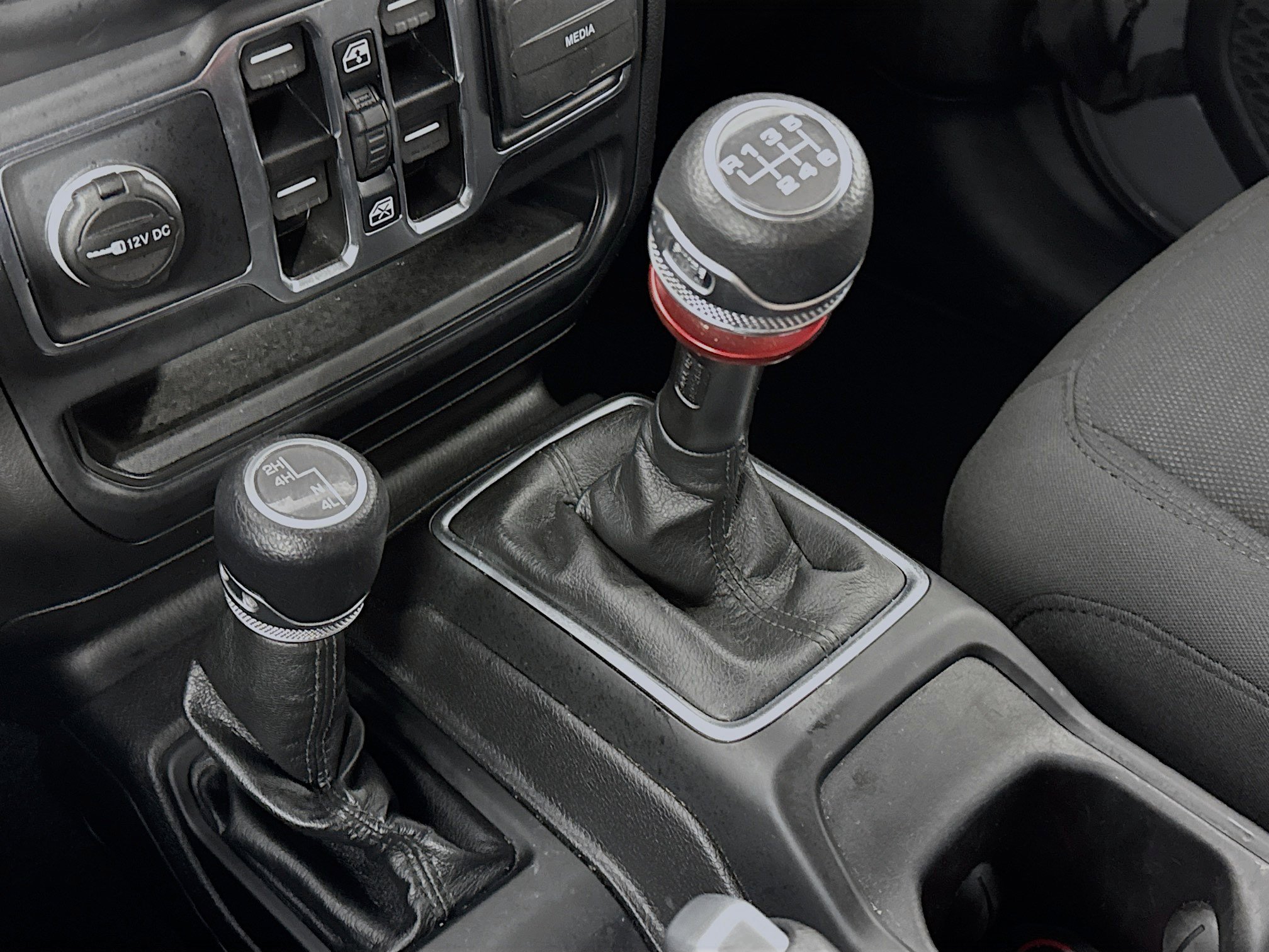 Used 2022 Jeep Wrangler Unlimited Sport image 17