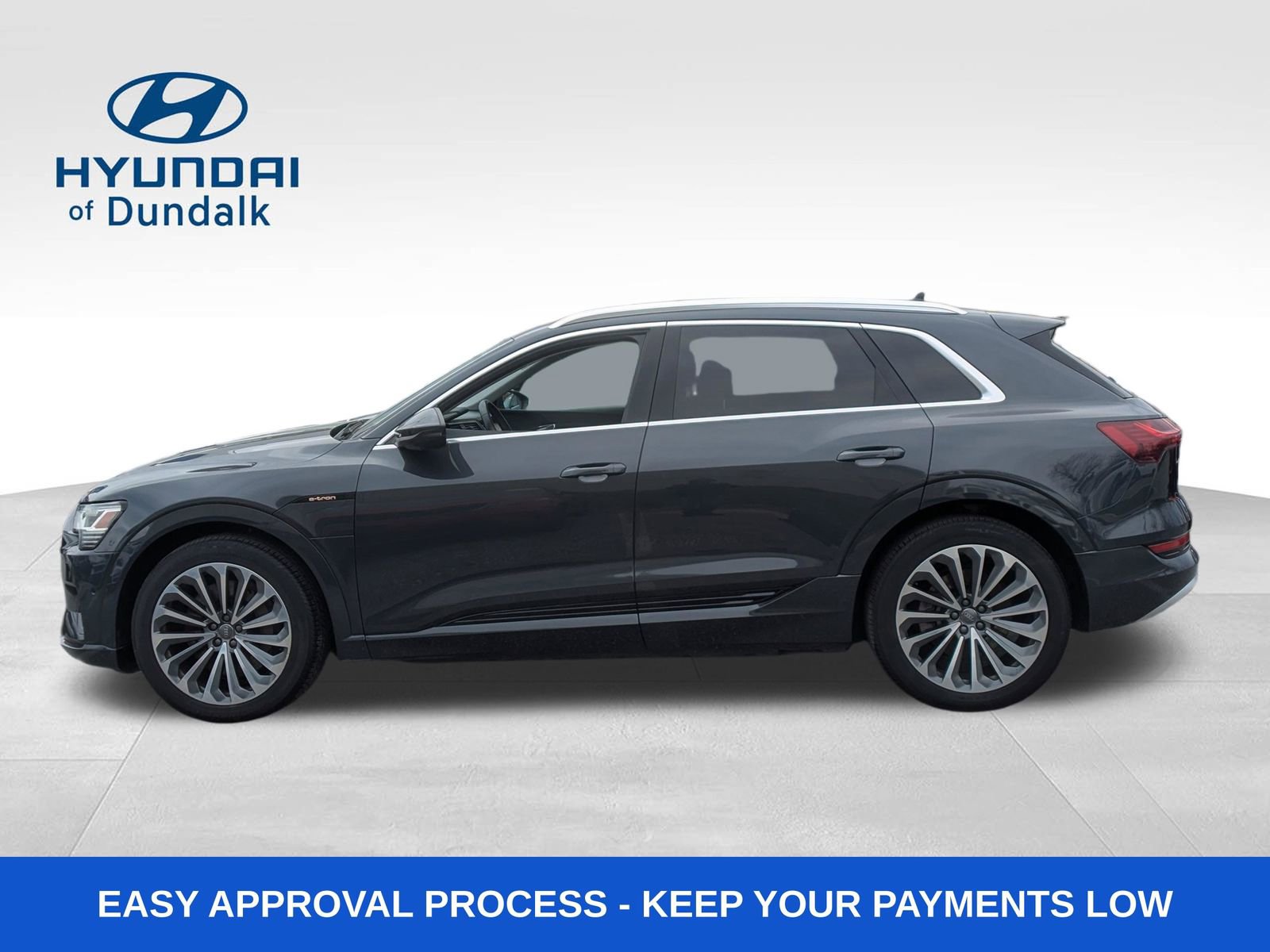 Used 2019 Audi e-tron Prestige w/ Prestige Package image 2