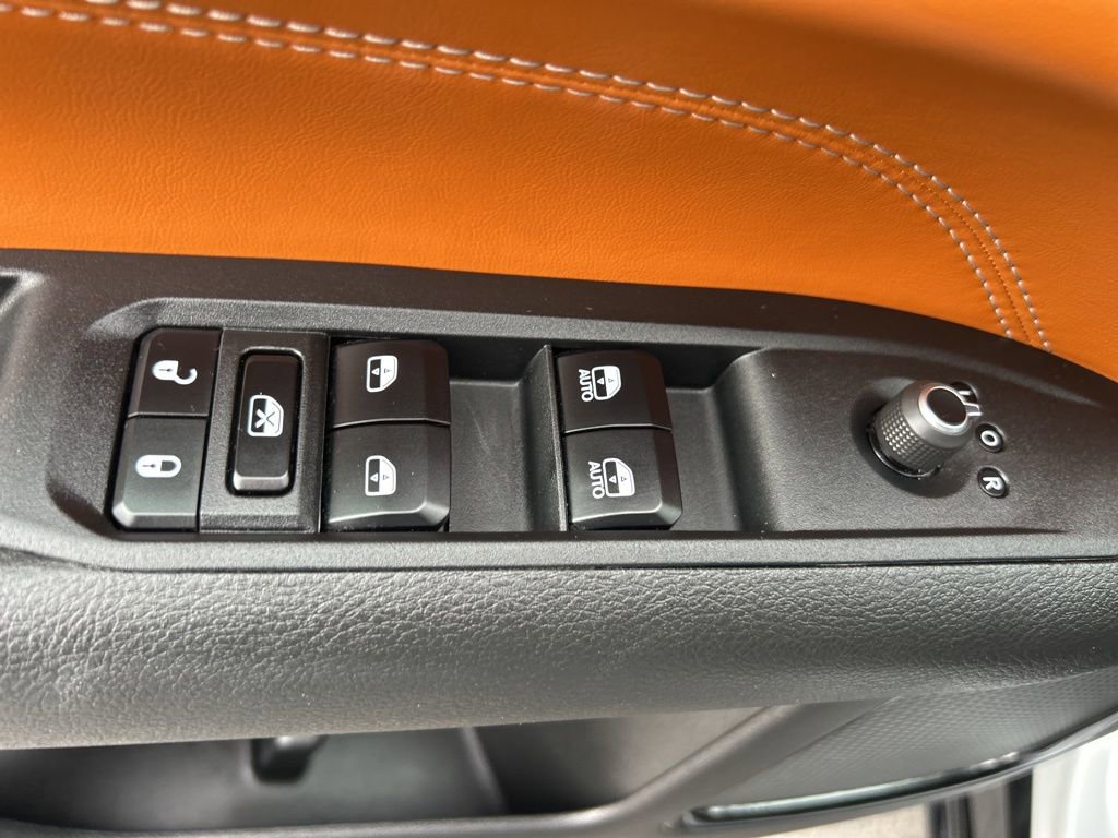 Used 2024 Jeep Compass Limited w/ Elite Group AWD/4WD image 14