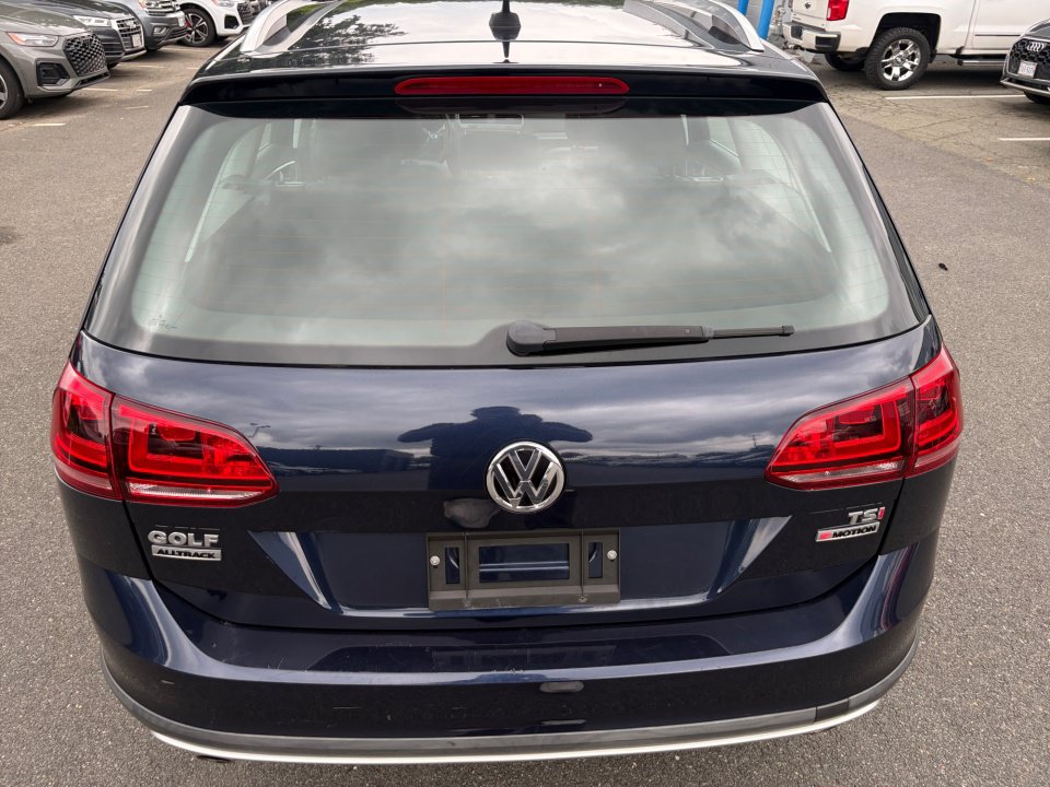 Used 2017 Volkswagen Golf Alltrack AWD/4WD image 14