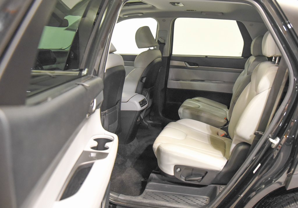 Used 2022 Hyundai Palisade SEL w/ Premium Package image 14