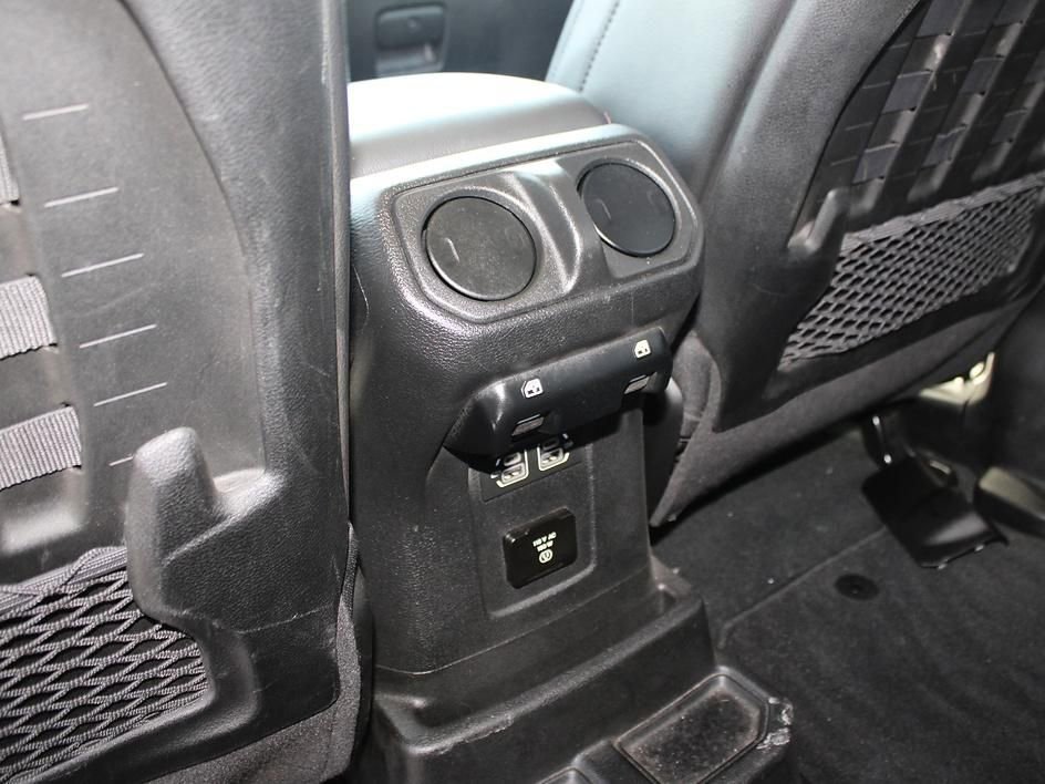 Used 2022 Jeep Wrangler Unlimited Rubicon w/ Xtreme Recon 35" Tire Package AWD/4WD image 34