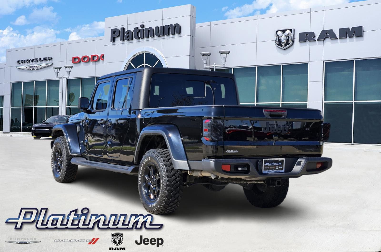Used 2023 Jeep Gladiator Sport image 4