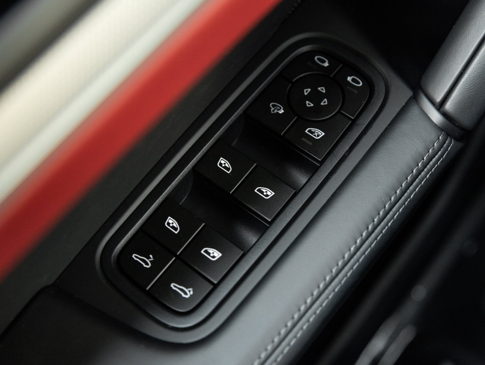 New 2026 Porsche Cayenne Coupe AWD/4WD image 19