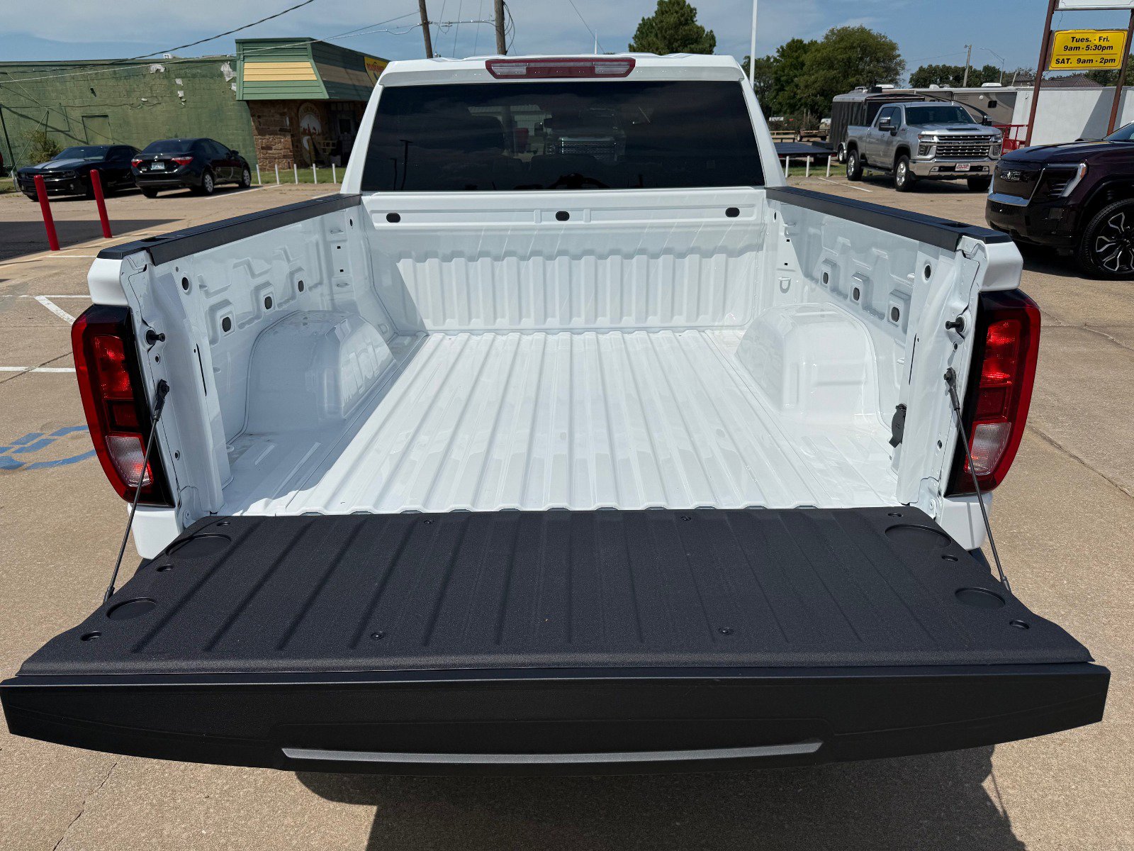 New 2026 GMC Sierra 1500 Pro w/ Graphite Edition image 5