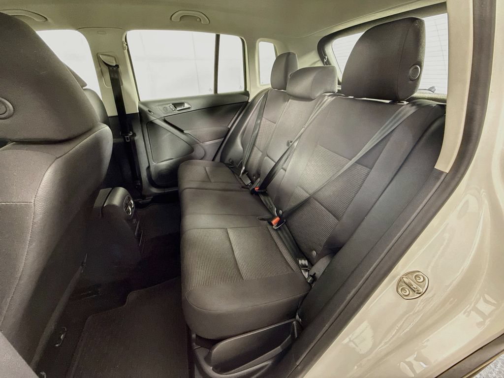 Used 2017 Volkswagen Tiguan Limited w/ Premium Package AWD/4WD image 24
