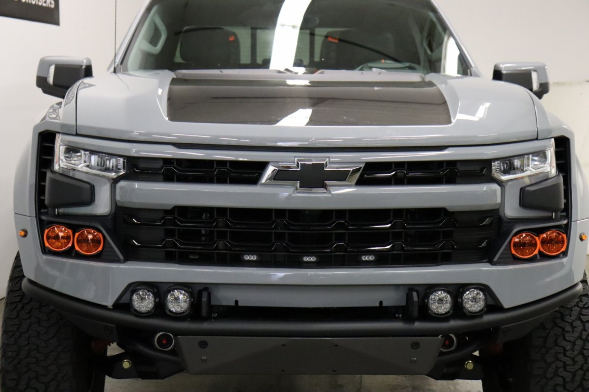 Used 2025 Chevrolet Silverado 1500 LTZ AWD/4WD image 16