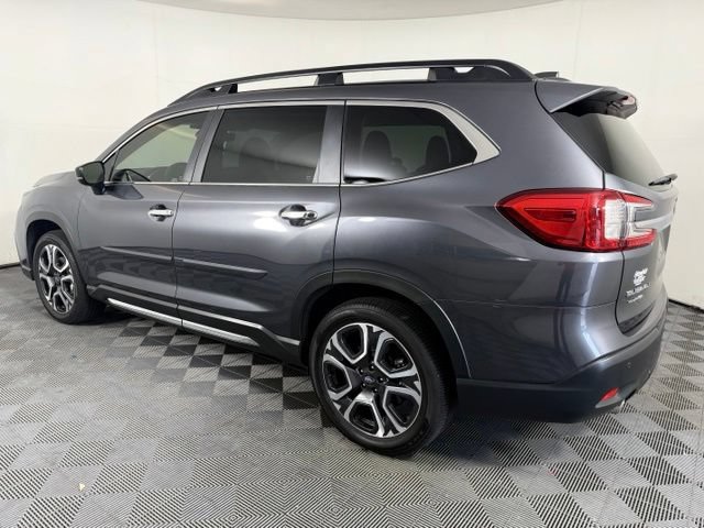Used 2025 Subaru Ascent Touring w/ Popular Package #2 AWD/4WD image 4