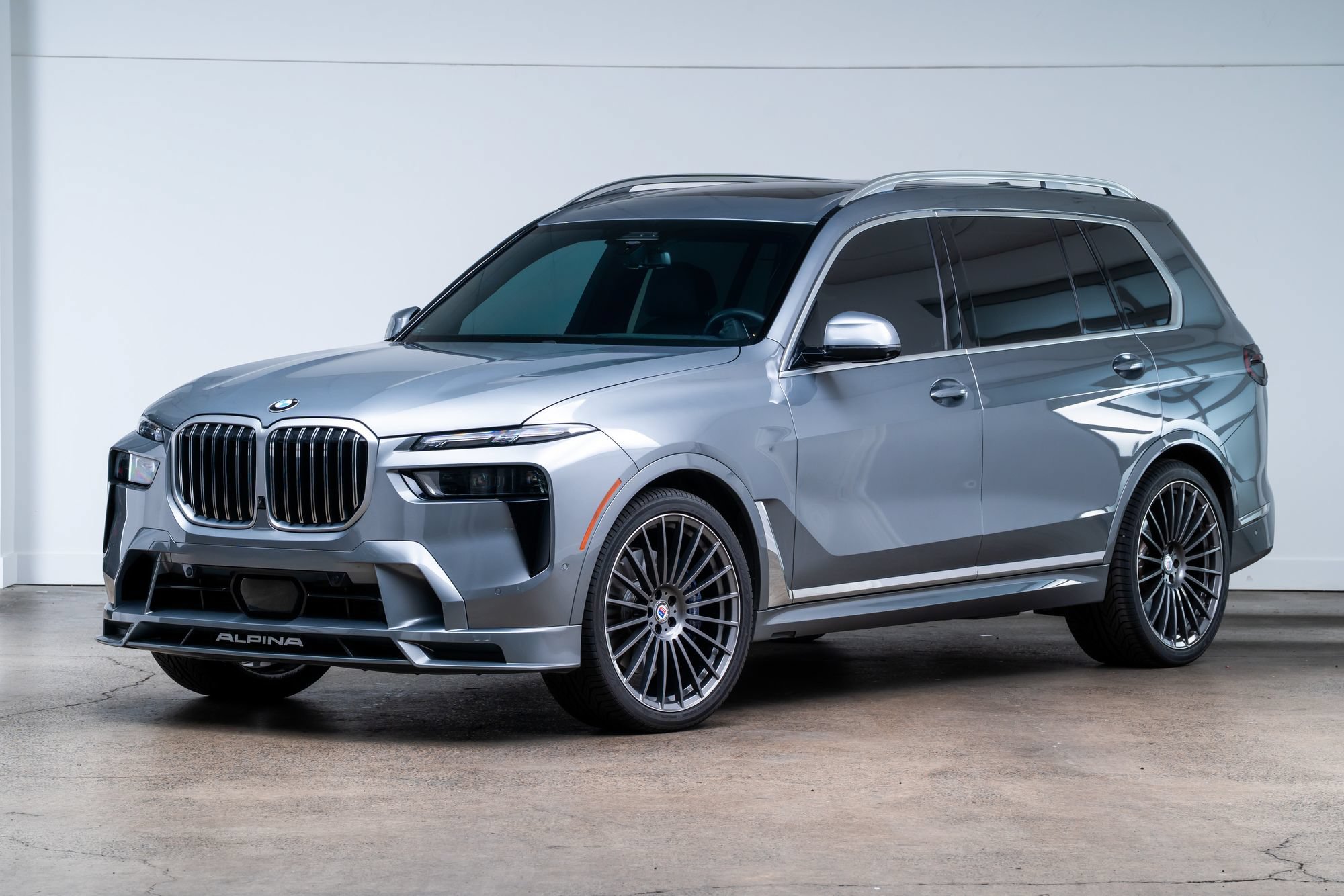 Used 2024 BMW ALPINA XB7 AWD/4WD image 3