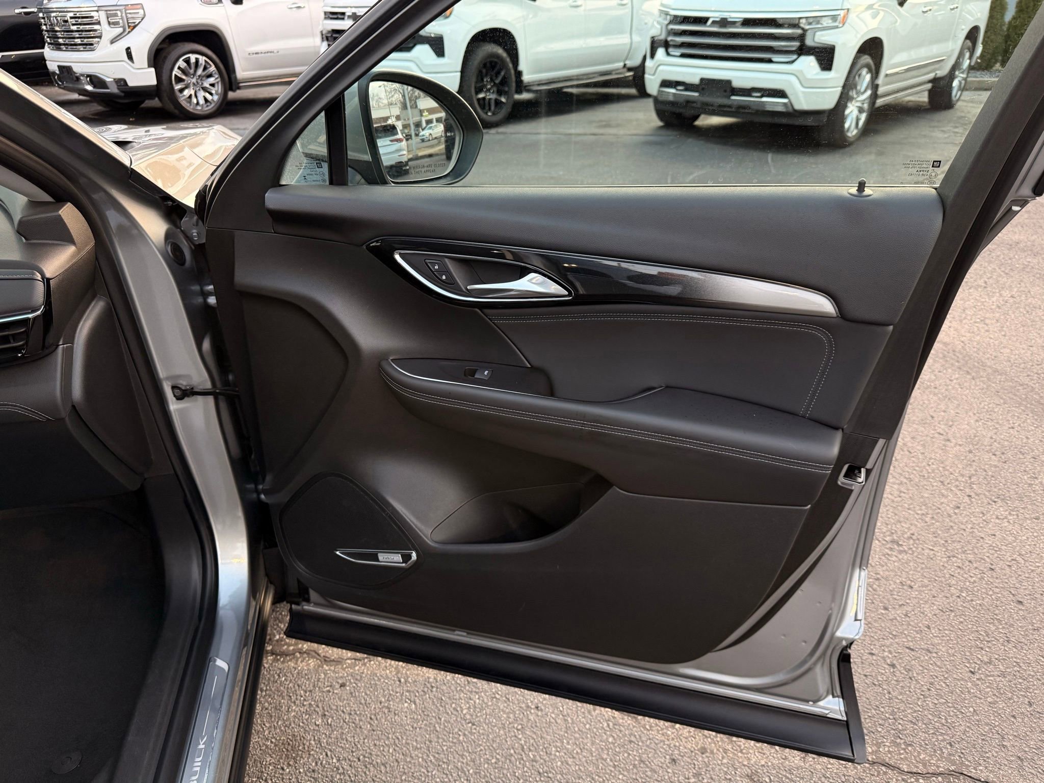 Used 2025 Buick Envision Preferred image 15