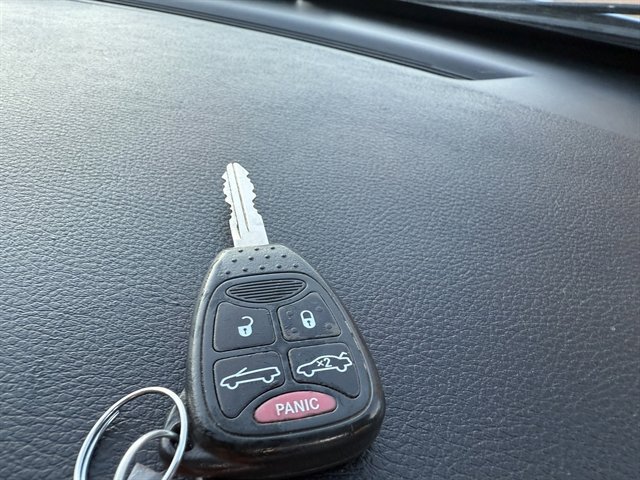 Used 2012 Chrysler 200 Touring FWD image 34