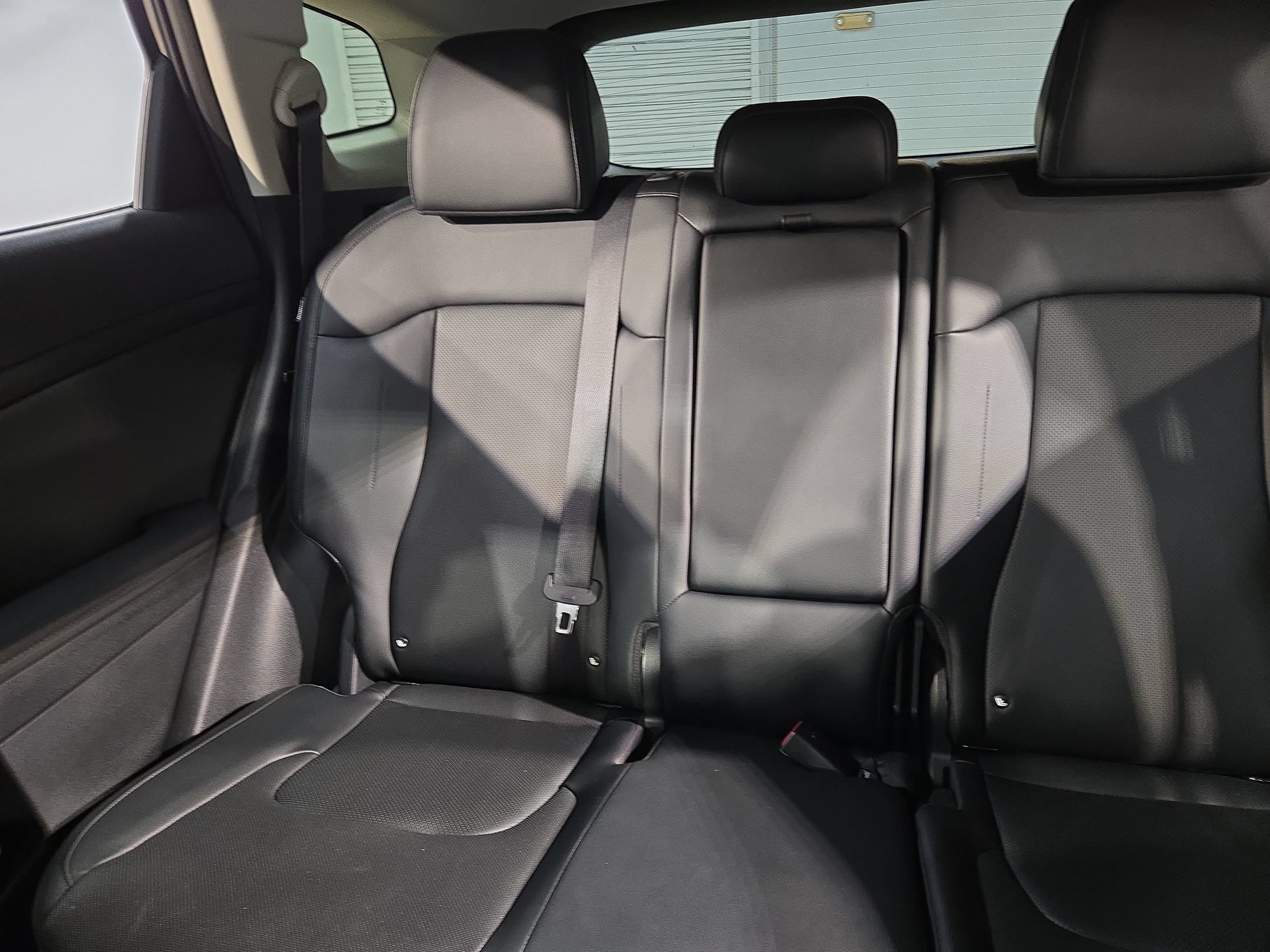 Used 2025 Kia Sportage EX FWD image 12