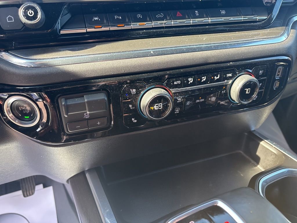 Used 2025 Chevrolet Silverado 1500 High Country image 24